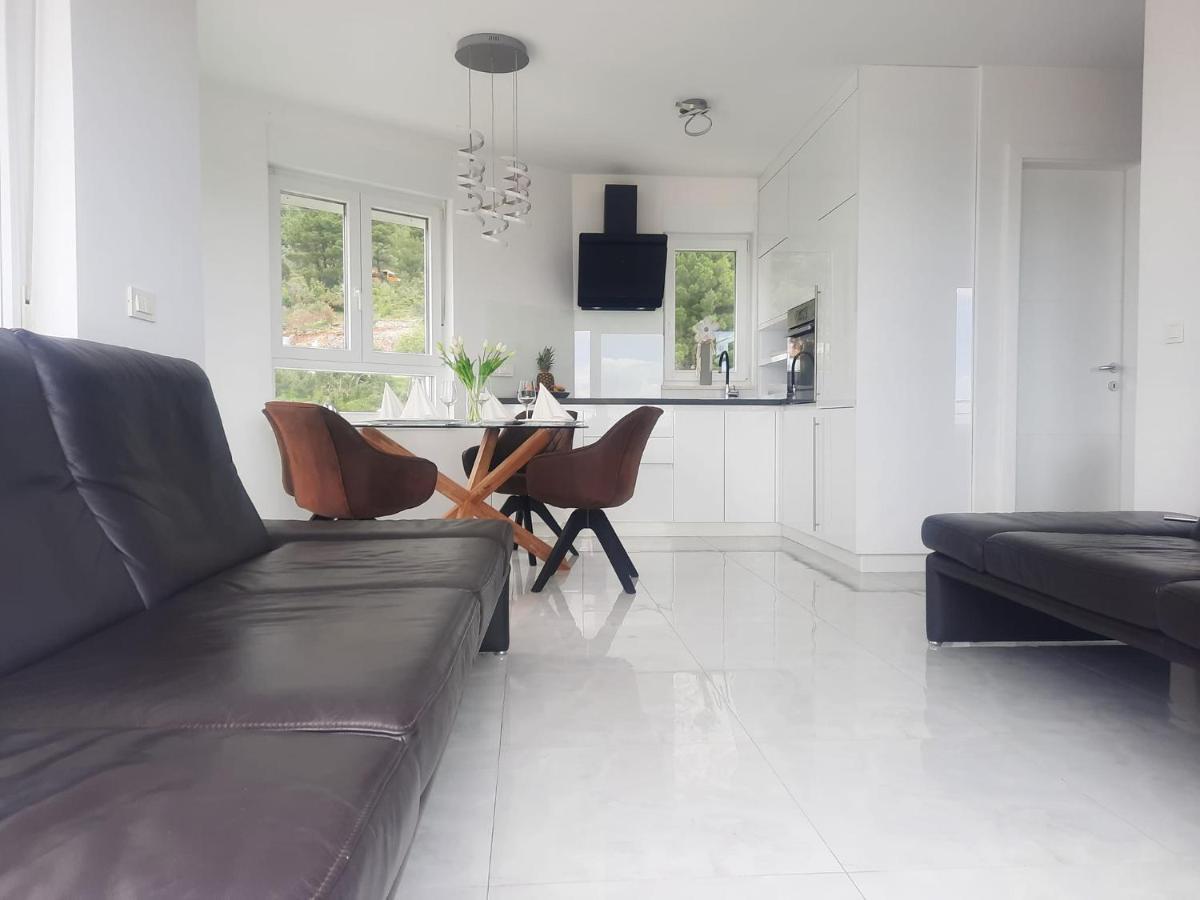 Apartment Anny De Luxe With Sea View Makarska Luaran gambar